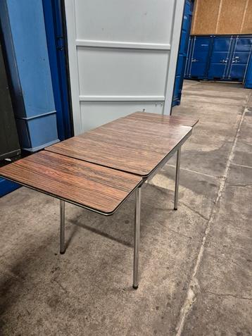 Retro tafel Formica beschikbaar voor biedingen