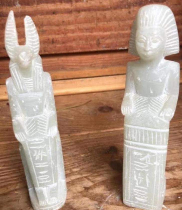 Twee beeldjes uit Egypte (albasten, 14 cm hoog), Verzamelen, Beelden en Beeldjes, Zo goed als nieuw, Overige typen, Ophalen of Verzenden