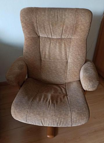 Heerlijke draai relaxfauteuil in nette staat GRATIS! beschikbaar voor biedingen