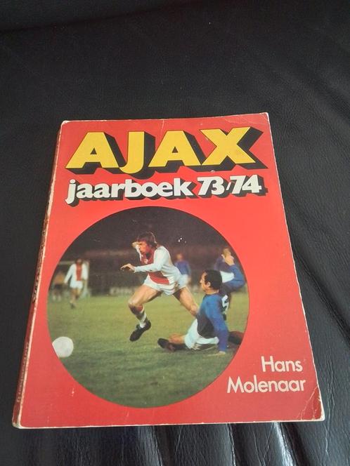 AJAX  jaarboek 73 / 74 van Hans Molenaar, zie foto 's., Boeken, Sportboeken, Gelezen, Balsport, Ophalen of Verzenden