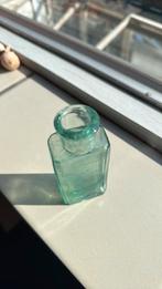 Bodemvondst 18e Medicijn flesje agua helder tint blauwe., Antiek en Kunst, Antiek | Glas en Kristal, Ophalen of Verzenden