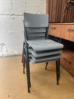 Stapelbare grijze stoelen (7 stuks), Gebruikt, Ophalen of Verzenden, Vier, Metaal