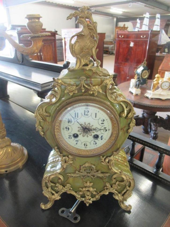 Oer 10487 aardewerk "boulle style" klokje, Antiek en Kunst, Antiek | Klokken, Ophalen