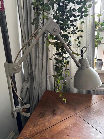 Vintage werkplaatslamp (Hala 123 jaren ‘60 beschikbaar voor biedingen