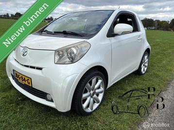 Toyota iQ 1.0 VVTi Aspiration NIEUWE APK AIRCO ZEER ZUINIG beschikbaar voor biedingen