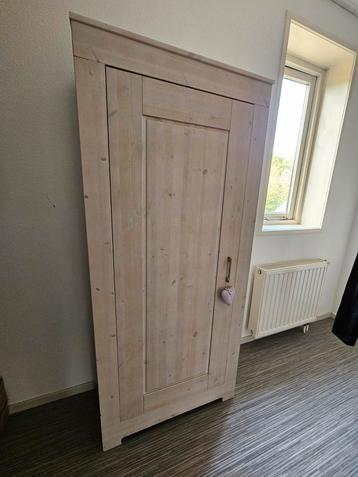 Kledingkast voor baby-/kinderkamer beschikbaar voor biedingen