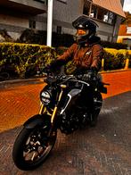motorfiets (Honda CB125R), Particulier, 125 cc, 11 kW of minder, 1 cilinder