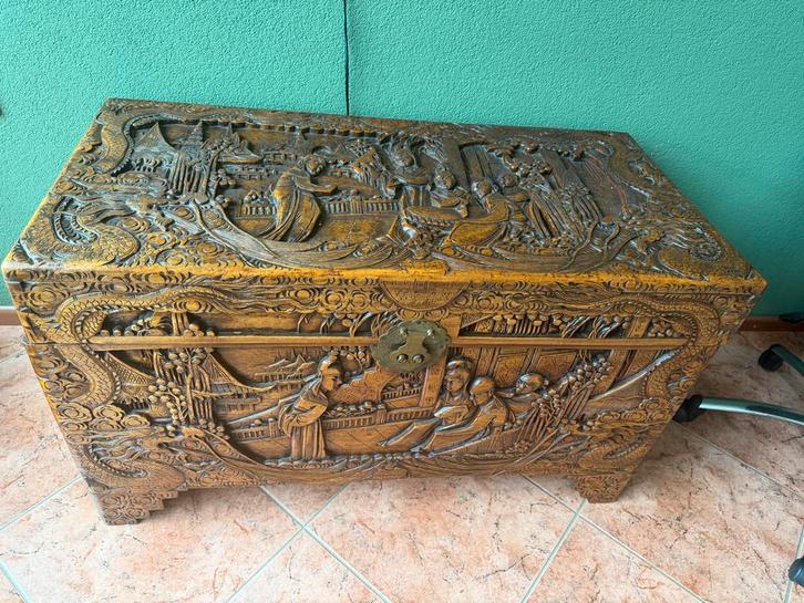 Handgesneden Chinese kist Kamferhout, Huis en Inrichting, Tafels | Salontafels, Minder dan 50 cm, 50 tot 100 cm, Rechthoekig, Ophalen