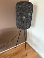 Zwarte vloerlamp, Huis en Inrichting, Lampen | Vloerlampen, Ophalen of Verzenden, Zo goed als nieuw, 150 tot 200 cm