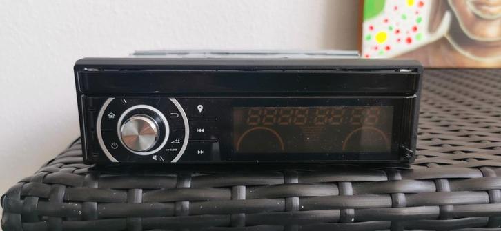 Multimedia systeem met gemotoriseerd klapscherm, Auto diversen, Autoradio's, Zo goed als nieuw, Ophalen