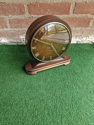 Vintage Junghans Tafelklok beschikbaar voor biedingen