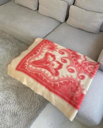 Vintage wollen woonplaid deken kleed 180 x 135 cm creme roze beschikbaar voor biedingen
