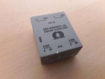 Kleine transformator beschikbaar voor biedingen