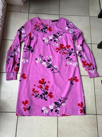 Leuke paarse jurk met bloemen - maat M beschikbaar voor biedingen