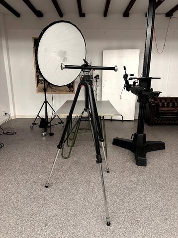 Manfrotto 058B Triaut Statief  beschikbaar voor biedingen