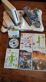 Nintendo Wii met 7 spellen + balance board, Spelcomputers en Games, Spelcomputers | Nintendo Wii, Ophalen, Gebruikt, Met 2 controllers