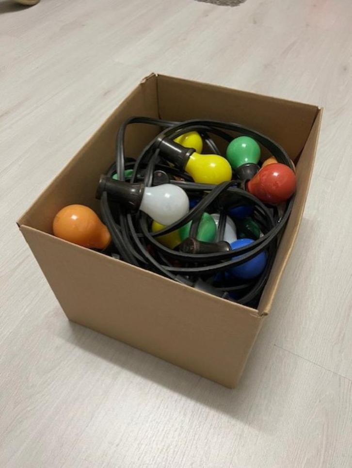 Ouderwetse prikkabel buiten- gloeilampen- 12 mtr/24 lampen, Tuin en Terras, Buitenverlichting, Gebruikt, Overige typen, Overige materialen