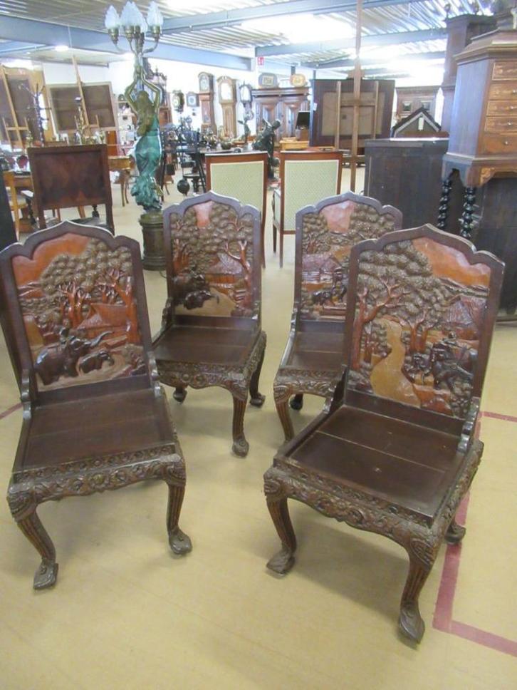 Oer 11093 set van 4 houten stoelen met Aziatisch snijwerk, Antiek en Kunst, Antiek | Overige Antiek, Ophalen