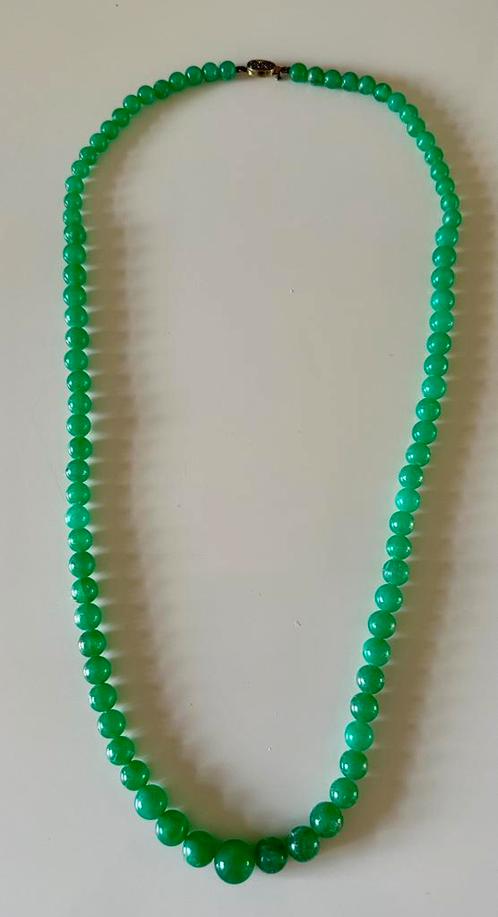 Chinese Jade stijl appeltjesgroen ketting zilver slot, Sieraden, Tassen en Uiterlijk, Antieke sieraden, Ketting, Zilver, Ophalen of Verzenden