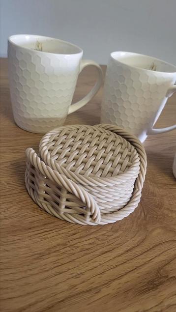 Rieten Look Onderzetters - Set van 6 + Houder beschikbaar voor biedingen