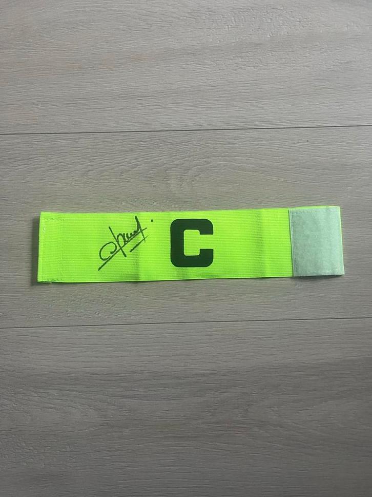 Bourigeaud Gesigneerde Aanvoerdersband, Verzamelen, Sportartikelen en Voetbal, Zo goed als nieuw, Overige typen, Buitenlandse clubs