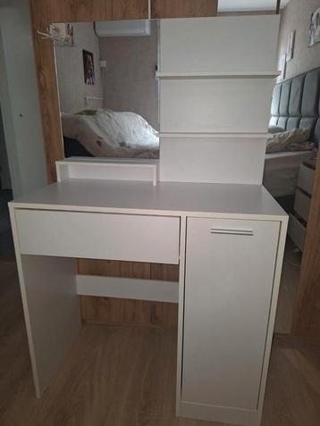 Kaptafel  beschikbaar voor biedingen