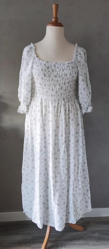 H&M floral jurk met print maat L Bridgeton Style, Kleding | Dames, Jurken, Zo goed als nieuw, Maat 42/44 (L), Wit, Onder de knie