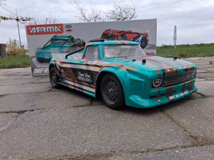 Arrma infraction rc auto in nieuwstaat, Hobby en Vrije tijd, Modelbouw | Radiografisch | Auto's, Zo goed als nieuw, Auto offroad