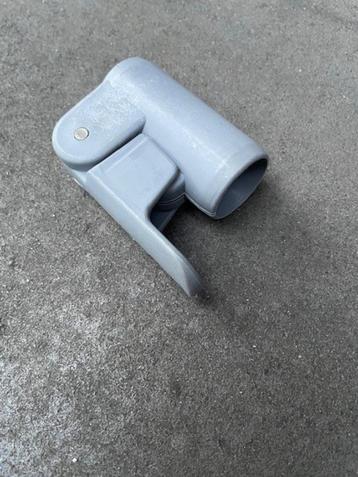 Buisklemmen voor tentstokken beschikbaar voor biedingen