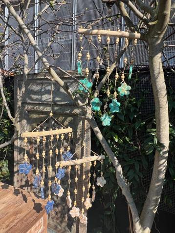 Windhanger houtsnijwerk bloem uit Bali Indonesie windgong beschikbaar voor biedingen