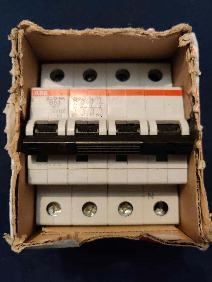 ABB Krachtgroep B63 S203-NA 2CDS253103R0635, Hobby en Vrije tijd, Elektronica-componenten, Ophalen of Verzenden