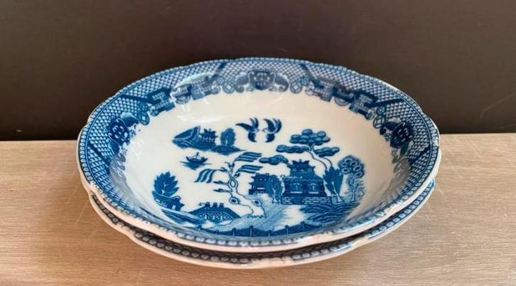 Vintage rijstkommen Blue Willow Pagode, Huis en Inrichting, Keuken | Servies, Zo goed als nieuw, Schaal of Schalen, Overige stijlen