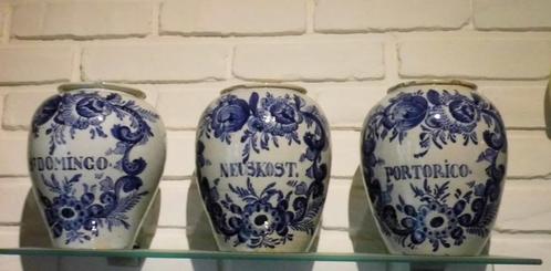 Drie Delftsblauwe tabakspotten, Antiek en Kunst, Antiek | Keramiek en Aardewerk, Ophalen of Verzenden