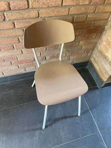 Vintage kinderstoel/school Stoel beschikbaar voor biedingen