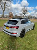 Audi E-tron 55 quattro advanced Pro nardo grey wrap (360pk), Automaat, 1800 kg, Zwart, Parkeerassistent