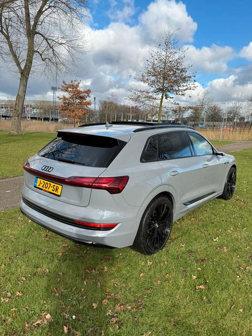 Audi E-tron 55 quattro advanced Pro nardo grey wrap (360pk), Auto's, Audi, Particulier, e-tron, 360° camera, ABS, Achteruitrijcamera