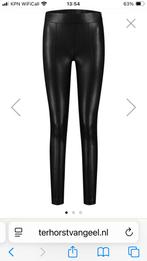 Nikkie Elle Vegan Leren Broek, maat 36 zwart, Kleding | Dames, Broeken en Pantalons, Zwart, Ophalen of Verzenden, Maat 36 (S)