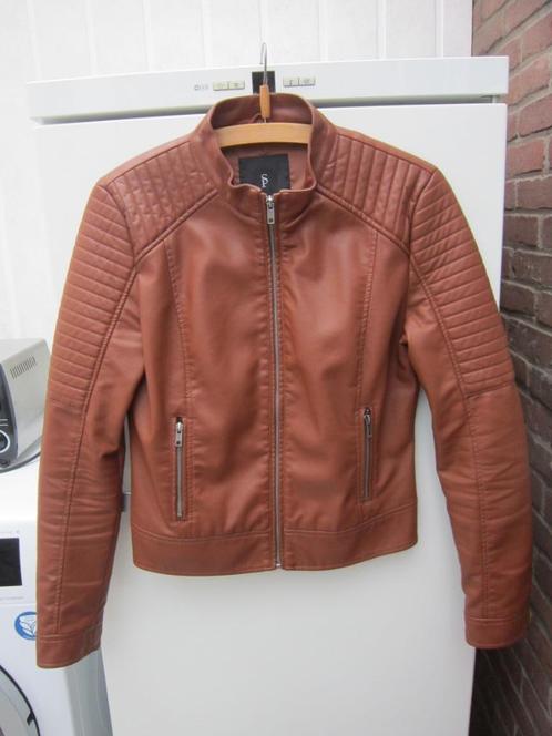 Jasje bruin, Maat S, Merk SP. Bruine voering. Stof 100% PU,, Kleding | Dames, Jasjes, Kostuums en Pakken, Zo goed als nieuw, Jasje