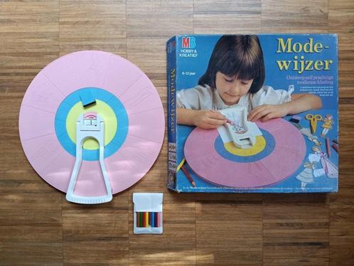 Modewijzer uit 1981, Kinderen en Baby's, Speelgoed | Educatief en Creatief, Zo goed als nieuw, Knutselen, Ophalen of Verzenden