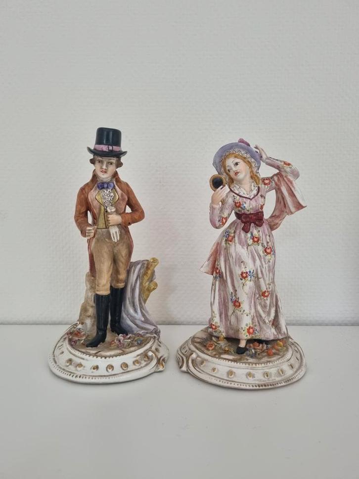 Capodimonto Porseleinen Beeldjes - Man en Vrouw, Antiek en Kunst, Antiek | Porselein, Ophalen of Verzenden