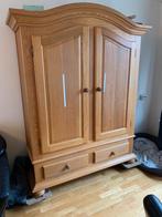 Gratis af te halen: Kasten, tafel en stoelen, Huis en Inrichting, Kasten | Kledingkasten, Gebruikt, 100 tot 150 cm, Ophalen of Verzenden