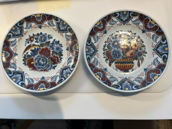 2 Delfts polychroom wandbordjes, Huis en Inrichting, Woonaccessoires | Wanddecoraties, Zo goed als nieuw, Ophalen of Verzenden