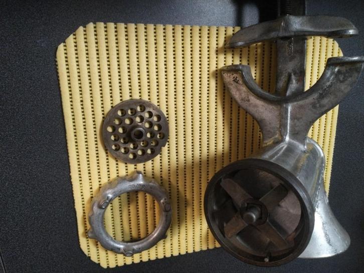 Gehaktmolen vintage 2 stuks, Alexander 10-20 i.g.st. werkend, Antiek en Kunst, Antiek | Keukenbenodigdheden, Ophalen of Verzenden