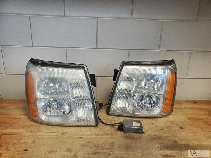 Cadillac Escalade 2002 - 2007 koplamp XENON links €350, Auto-onderdelen, Verlichting, Cadillac, Gebruikt, Ophalen of Verzenden