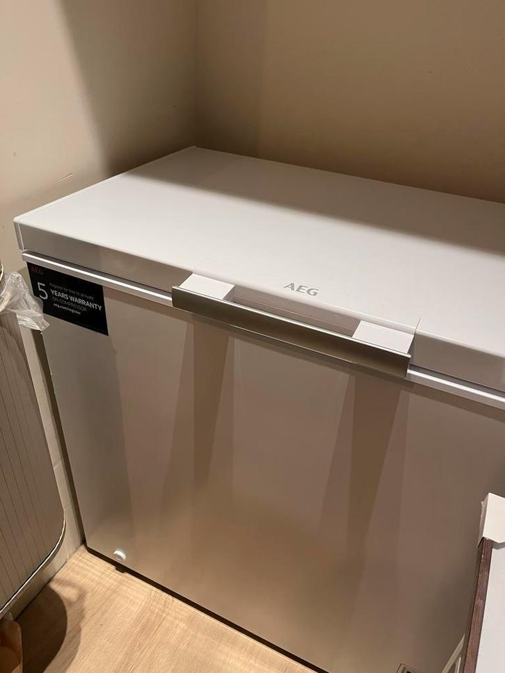 AEG Grote Bovenlader Vriezer - 5 Maanden Oud, Witgoed en Apparatuur, Vriezers en Diepvrieskisten, Zo goed als nieuw, Vrijstaand
