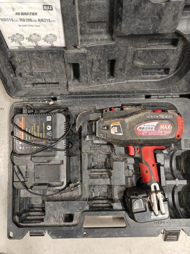 Max RB398 Vlechtmachine met oplader en koffer, Doe-het-zelf en Verbouw, Gereedschap | Handgereedschap, Gebruikt, Ophalen of Verzenden