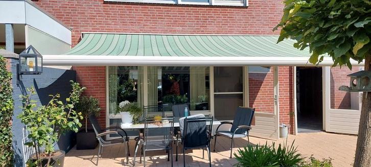 Zonnescherm, Tuin en Terras, Zonneschermen, Gebruikt, Knikarmscherm, 300 cm of meer, 450 cm of meer, Elektrisch, Ophalen