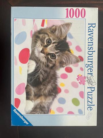 Puzzel kat beschikbaar voor biedingen