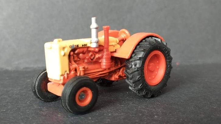 Case 600 Tractor 1:64 3inch Ertl Pol, Hobby en Vrije tijd, Modelauto's | Overige schalen, Zo goed als nieuw, Tractor of Landbouw