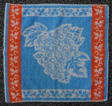Ongebruikte vintage Wevolux keukenhanddoek met druiventros beschikbaar voor biedingen